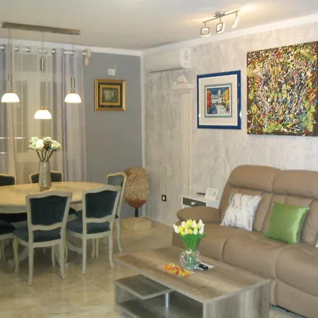 Amfora On The Ground Floor Apartment Fazana